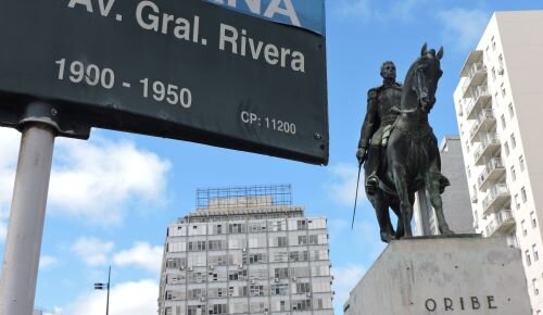 imagen de CALLE A CALLE MVD (*) La más larga del Uruguay